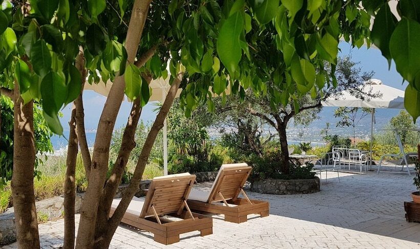 Verga Apartments & Suites