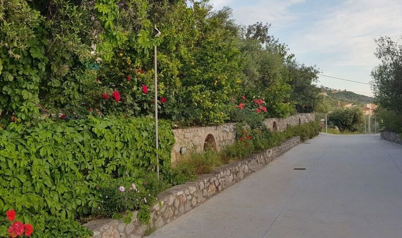 Verga Apartments & Suites