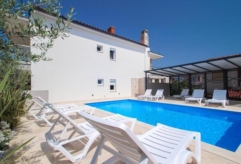 Apartments Villa Rivarella