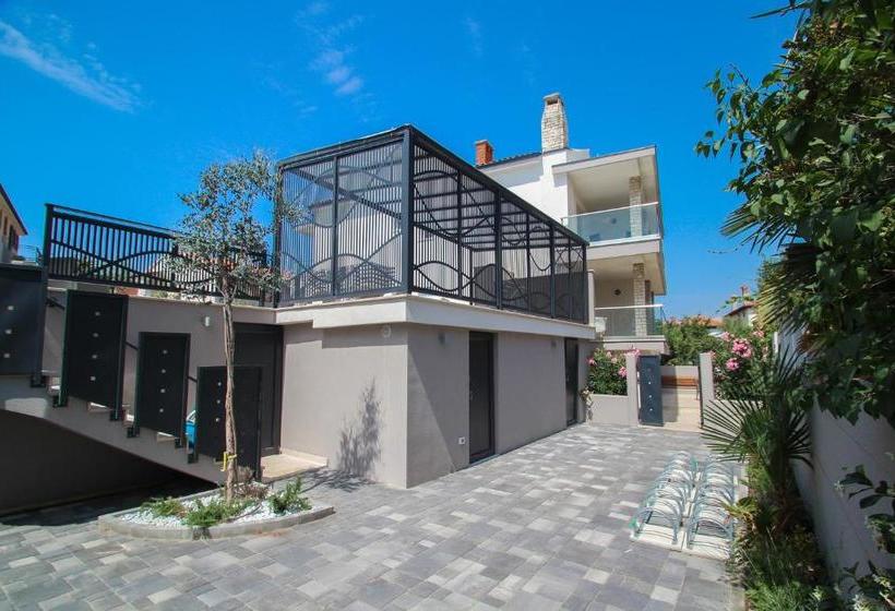 Apartments Villa Rivarella