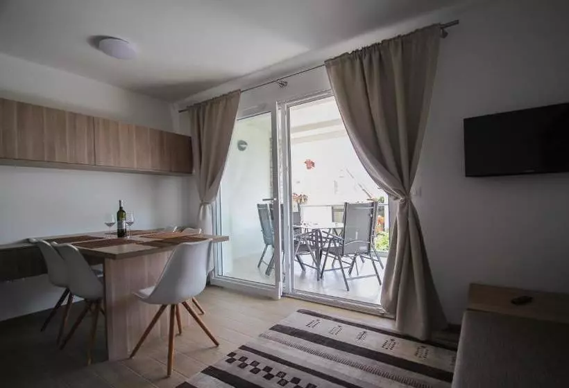 Apartments Villa Rivarella