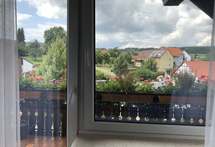 簡易ホテル Landgasthaus Zur Linde