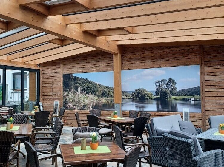 簡易ホテル Landgasthaus Zur Linde