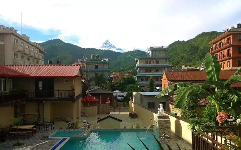 هتل Busy Bee Resort, Pokhara