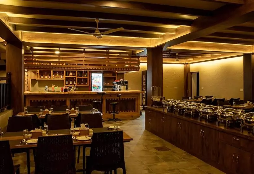 هتل Busy Bee Resort, Pokhara