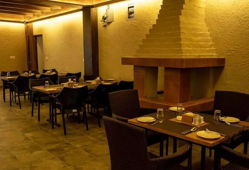 هتل Busy Bee Resort, Pokhara