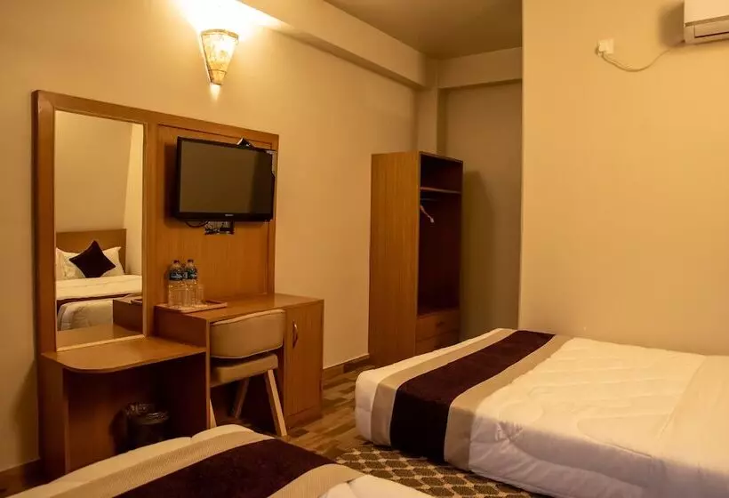 هتل Busy Bee Resort, Pokhara