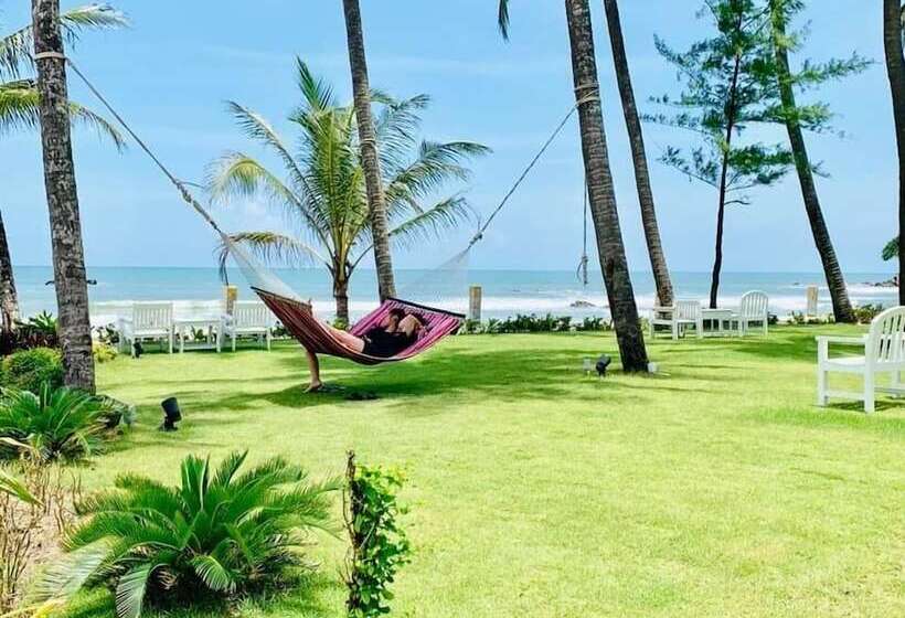 هتل Chaung Tha Lodge