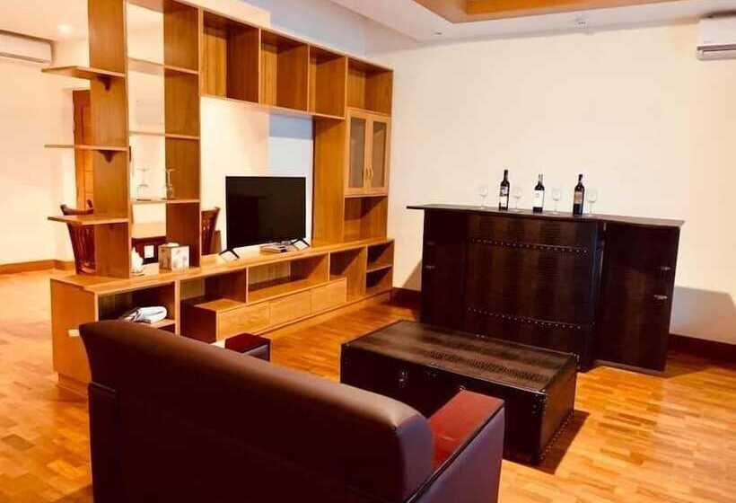 هتل Chaung Tha Lodge