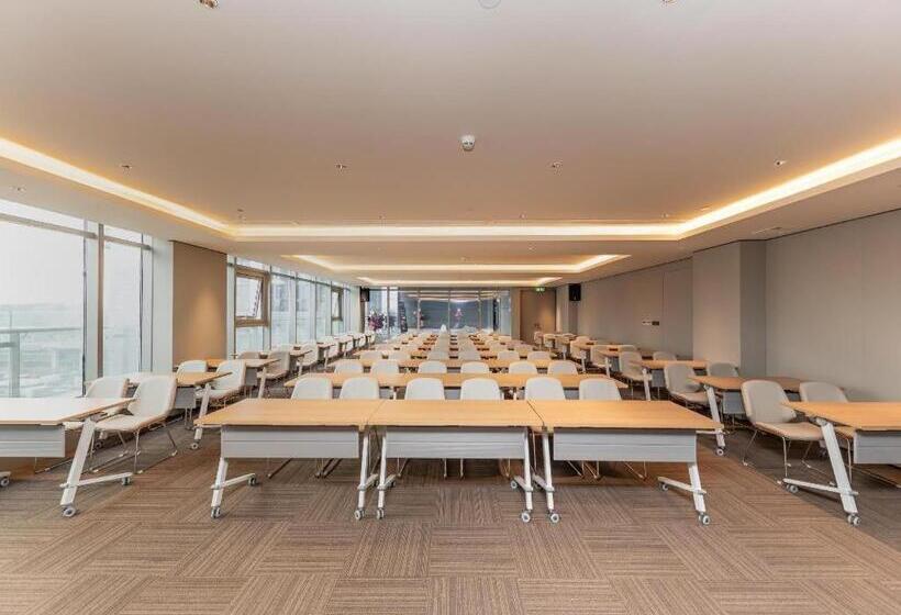 Atour Light Hotel Nanjing South Railway Station South Square