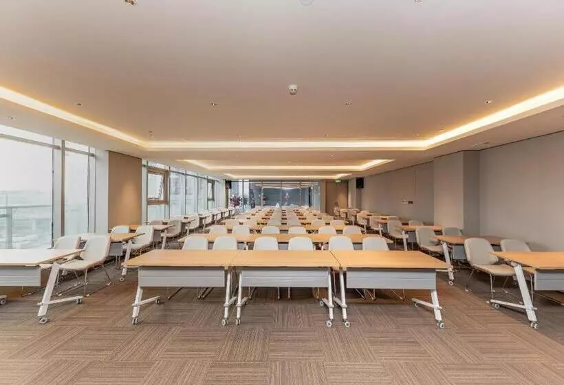 Atour Light Hotel Nanjing South Railway Station South Square