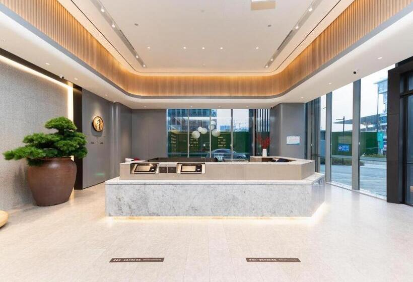 Atour Light Hotel Nanjing South Railway Station South Square