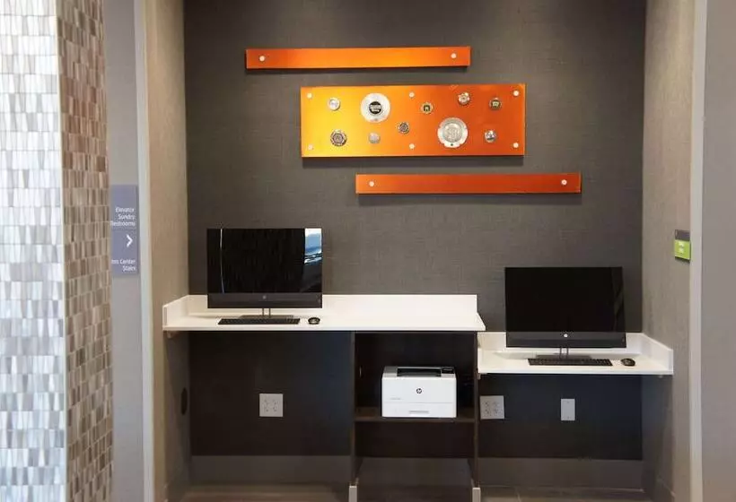 Hotelli La Quinta Inn & Suites By Wyndham Braselton