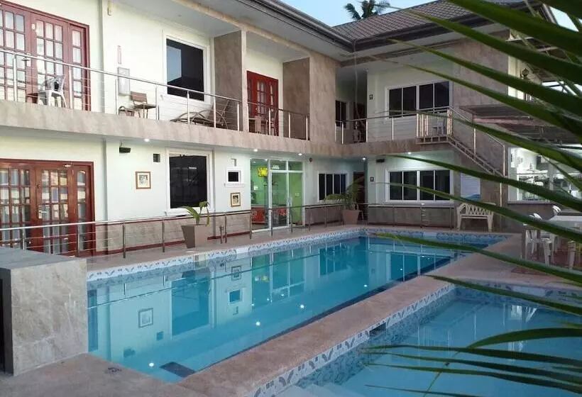 Hotelli Ocean Breeze Resort