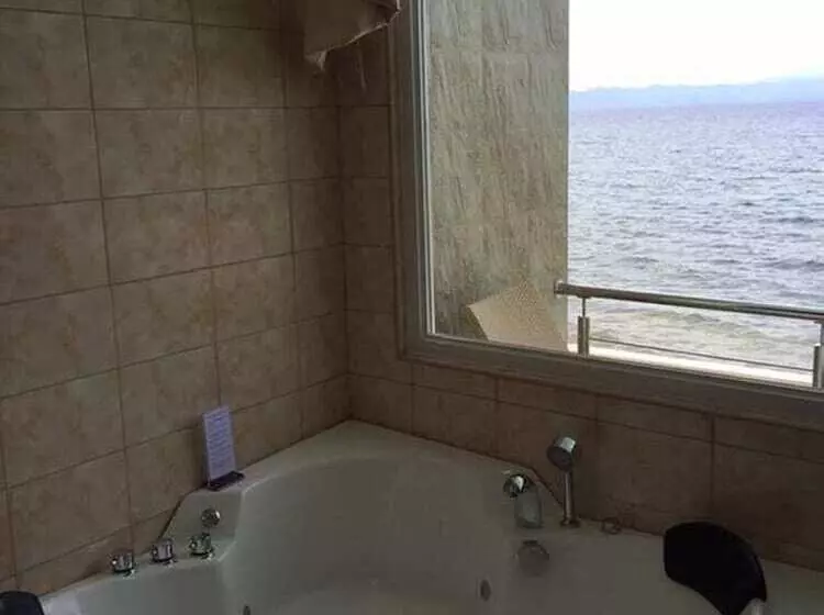 Hotelli Ocean Breeze Resort