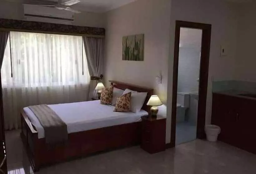 Hotelli Ocean Breeze Resort