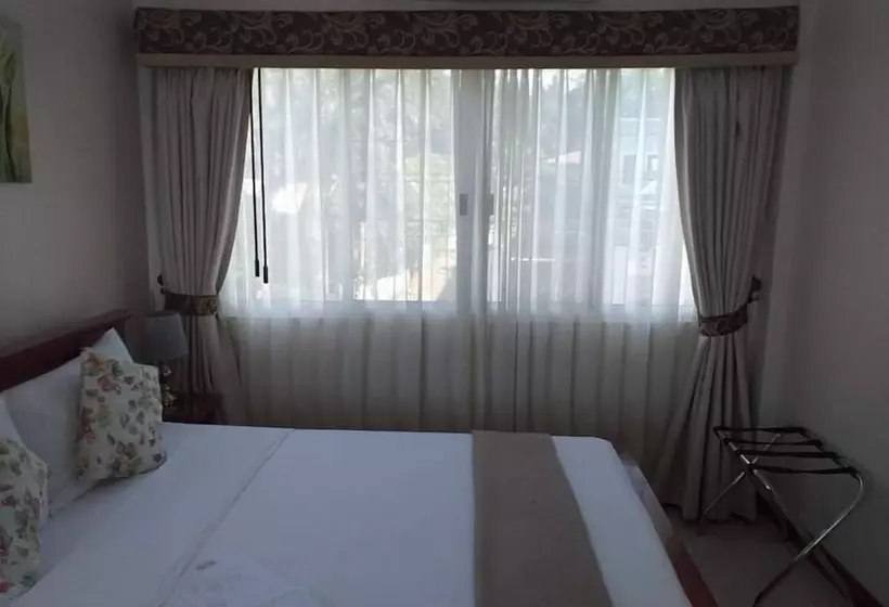 Hotelli Ocean Breeze Resort