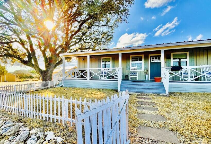 Hotel The Alexander At Creek Road