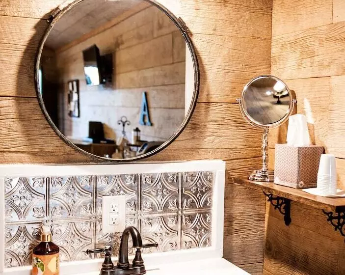 Hotelli The Alexander At Creek Road