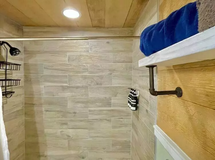 Hotelli The Alexander At Creek Road