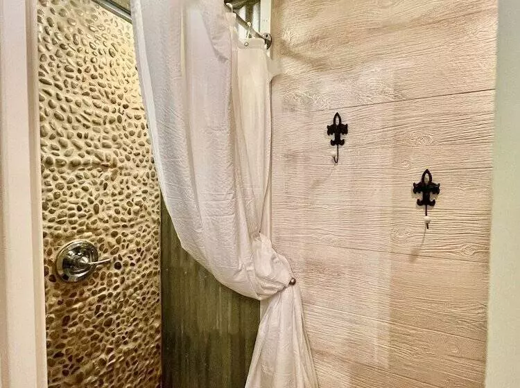 Hotelli The Alexander At Creek Road