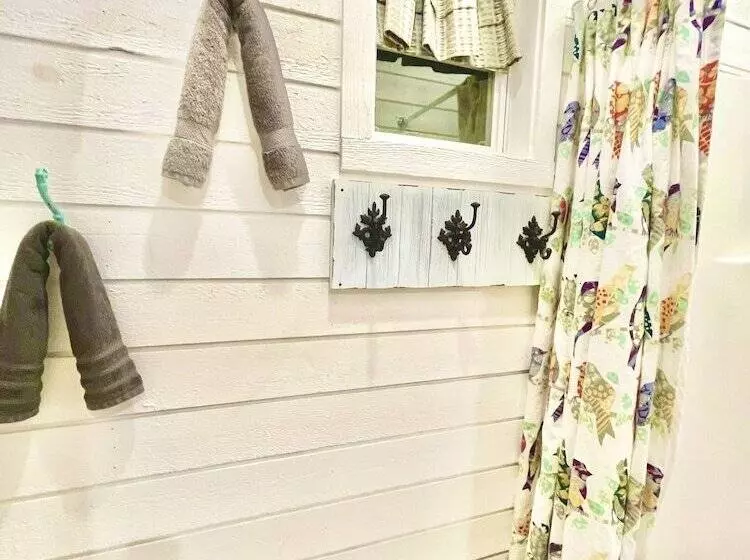 Hotelli The Alexander At Creek Road