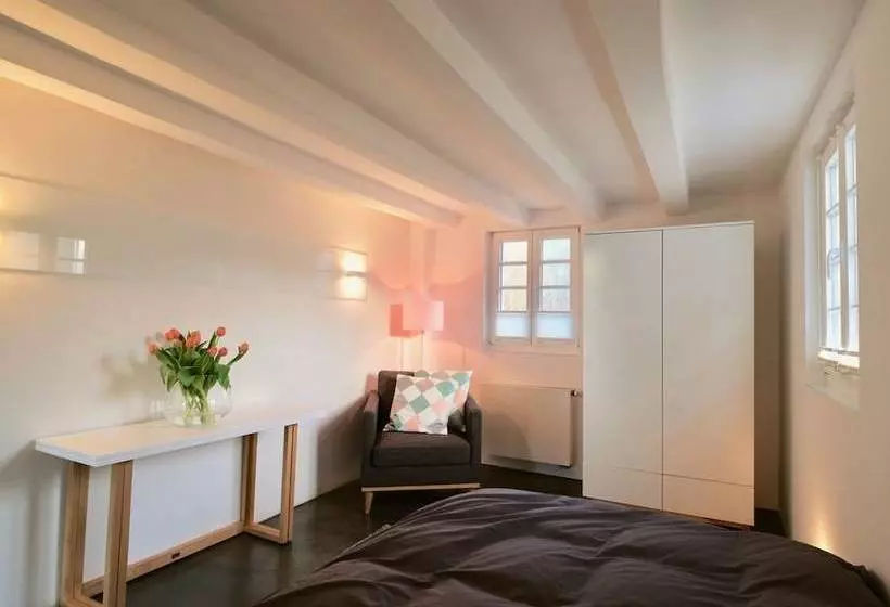 Majatalo Haus In Bewegung