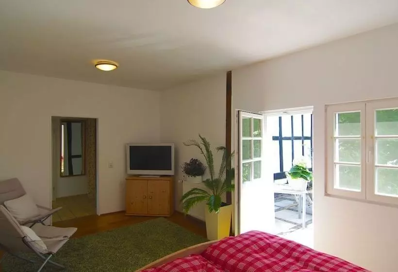 Majatalo Haus In Bewegung