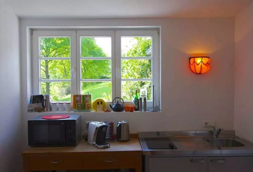 Majatalo Haus In Bewegung