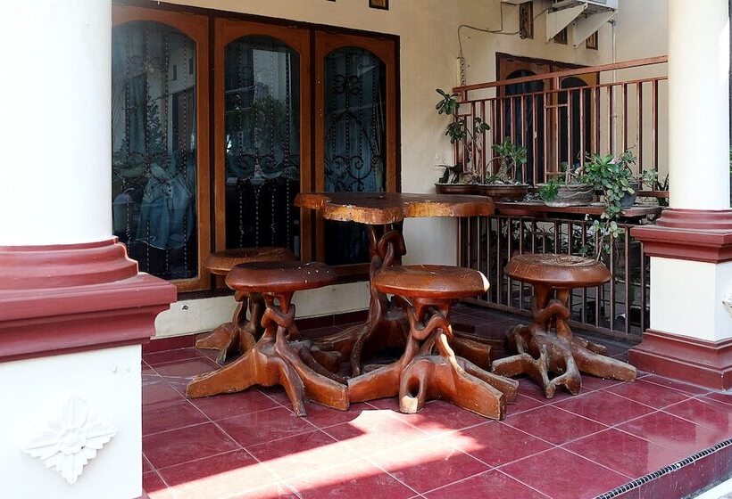 هاستل Oyo 1126 Trio R Kost