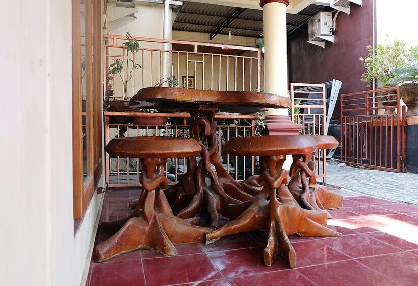 هاستل Oyo 1126 Trio R Kost