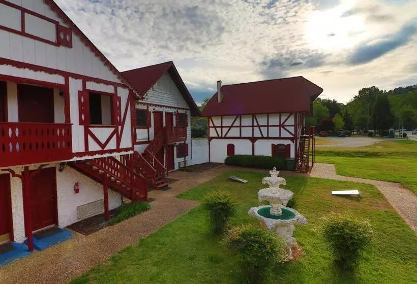 Alpine Village Inn