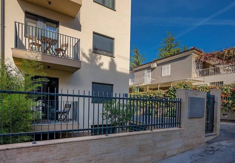 Bed and Breakfast Seven Seas Residence