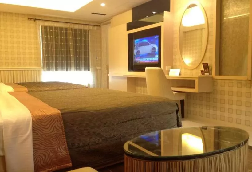 Chateau Motel & Spa