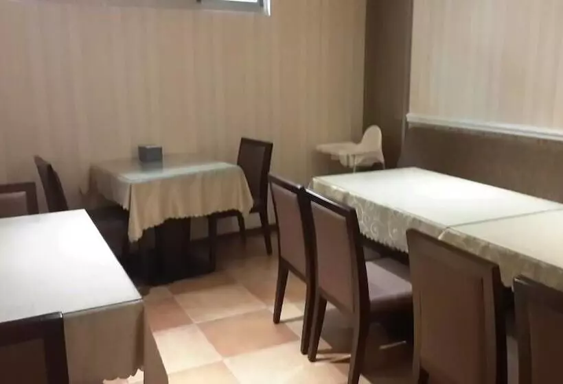 Chateau Motel & Spa
