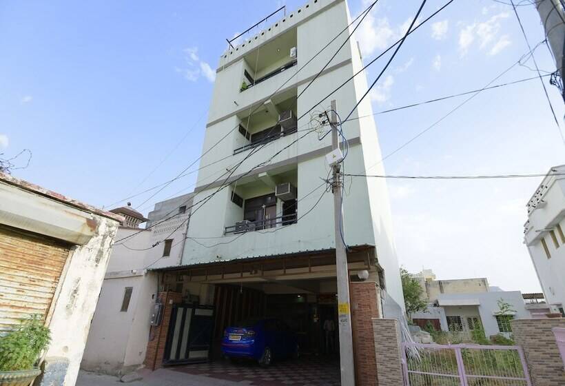 هتل Karni Niwas By Oyo Rooms