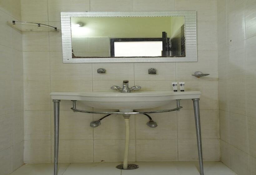 هتل Karni Niwas By Oyo Rooms