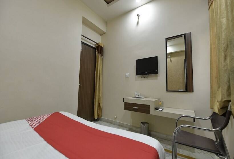 هتل Karni Niwas By Oyo Rooms