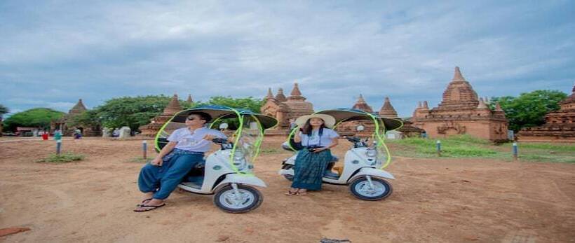 هتل Lustre Bagan Resort