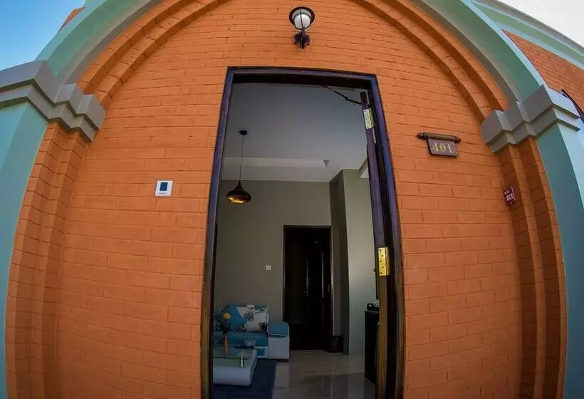 هتل Lustre Bagan Resort