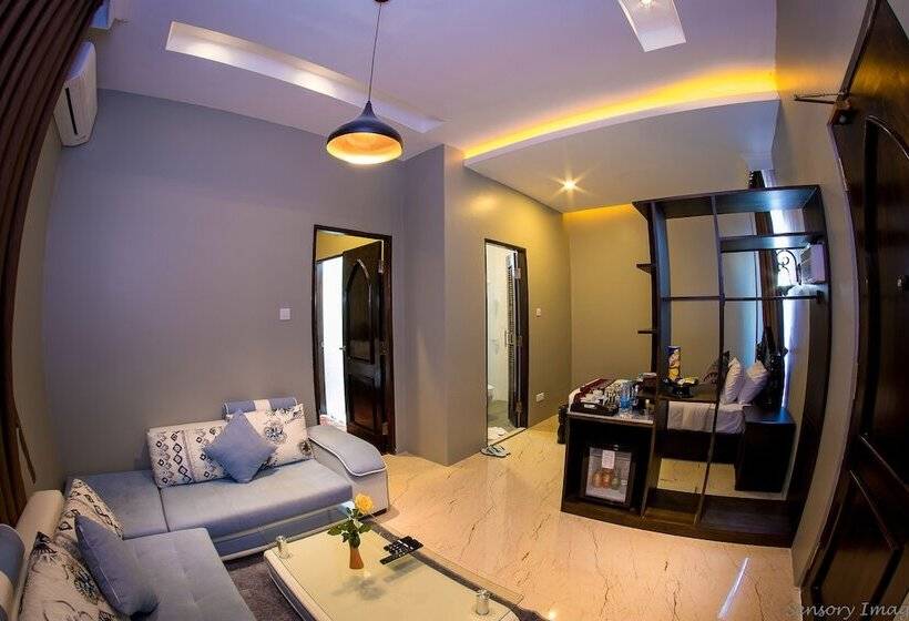 هتل Lustre Bagan Resort