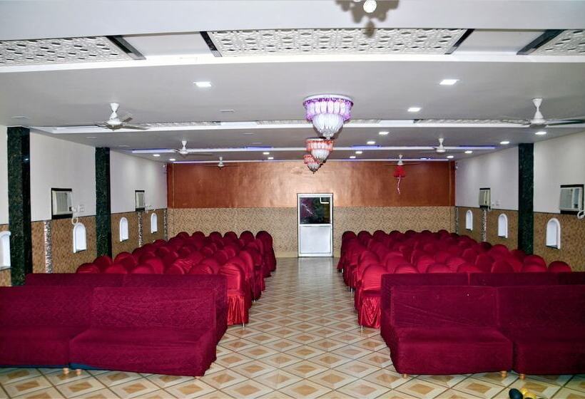 酒店 Goroomgo Pradeep Palace Gorakhpur