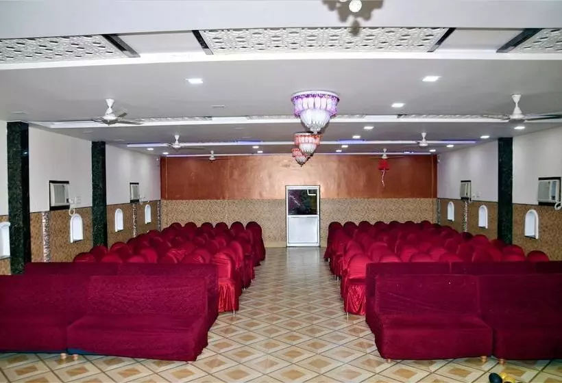 ホテル Goroomgo Pradeep Palace Gorakhpur