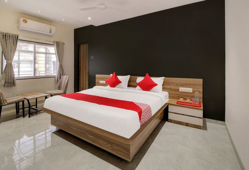 호텔 Radhika Ex By Oyo Rooms