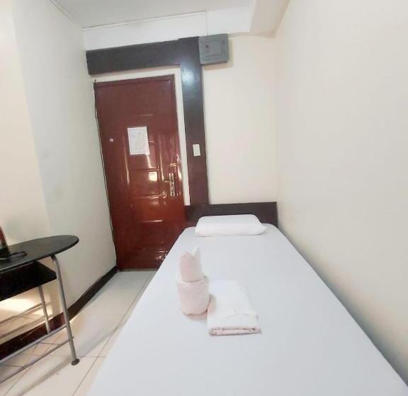 Cosmo Hotel Espana Near Ust