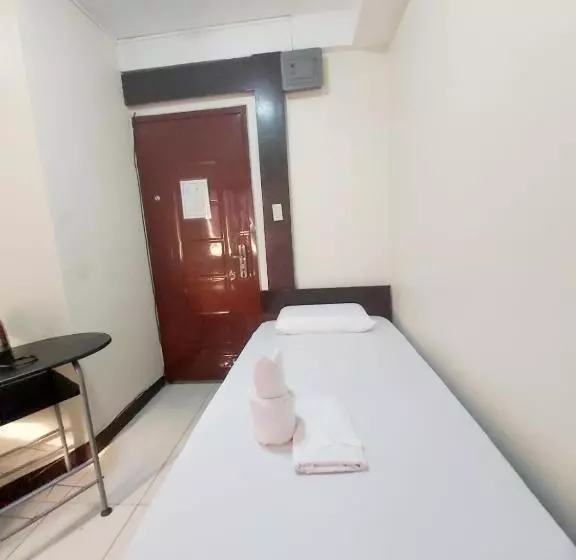 Cosmo Hotel Espana Near Ust