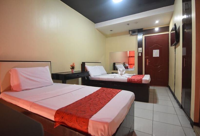 Cosmo Hotel Espana Near Ust