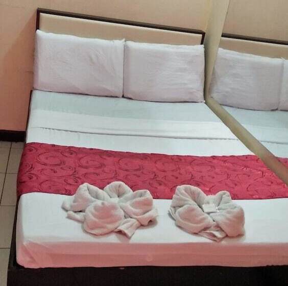 Cosmo Hotel Espana Near Ust