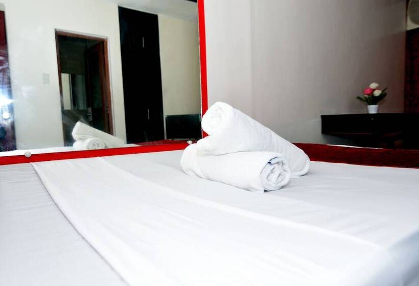 Cosmo Hotel Espana Near Ust