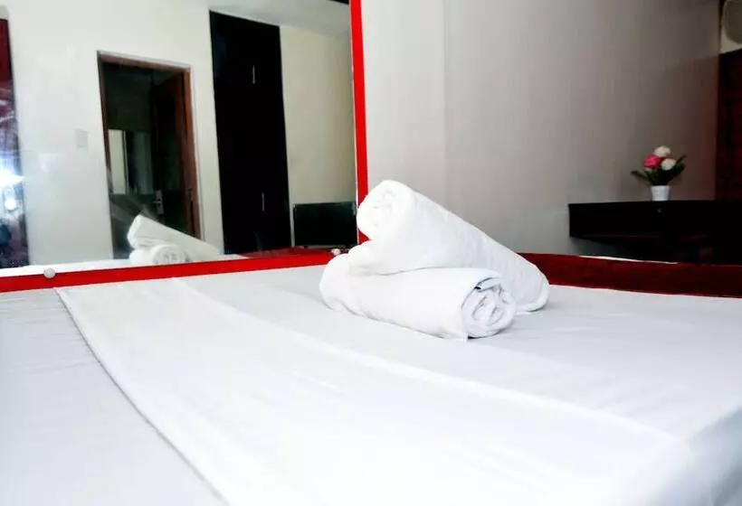 Cosmo Hotel Espana Near Ust